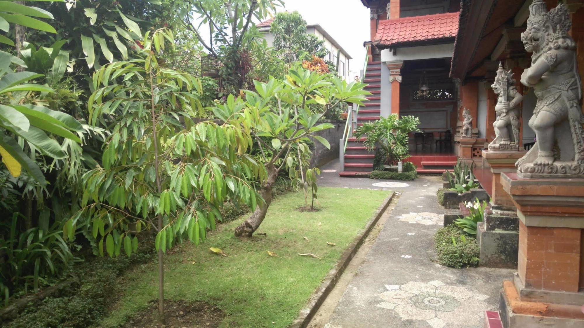 Nyoman Badri Homestay Ubud  Exterior photo